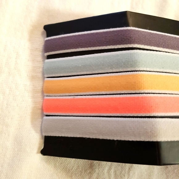 Under Armour headbands, 5 - Picture 2 of 3